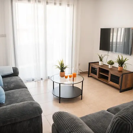 Lela Βίλα Παραλίμνι