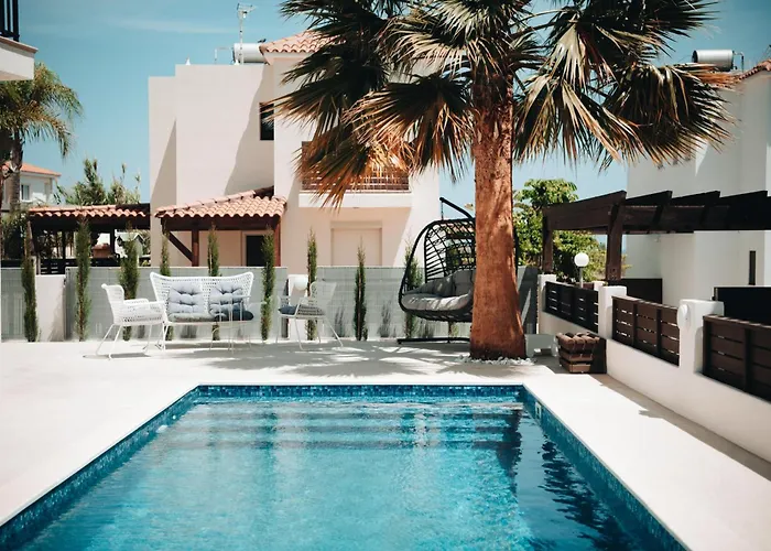 Lela Βίλα Παραλίμνι