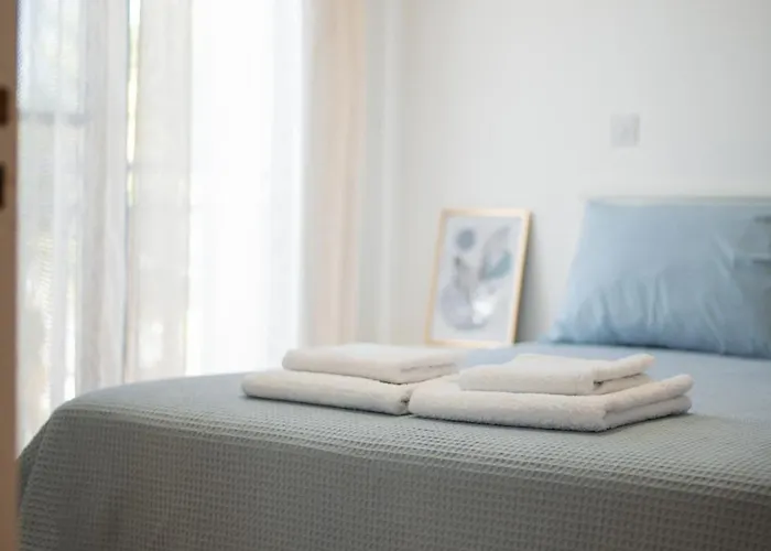 Lela Παραλίμνι